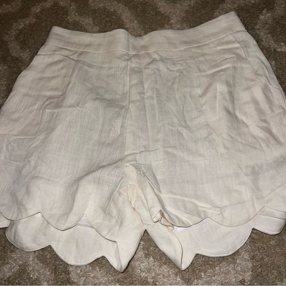 Women's Cream Scalloped Shorts